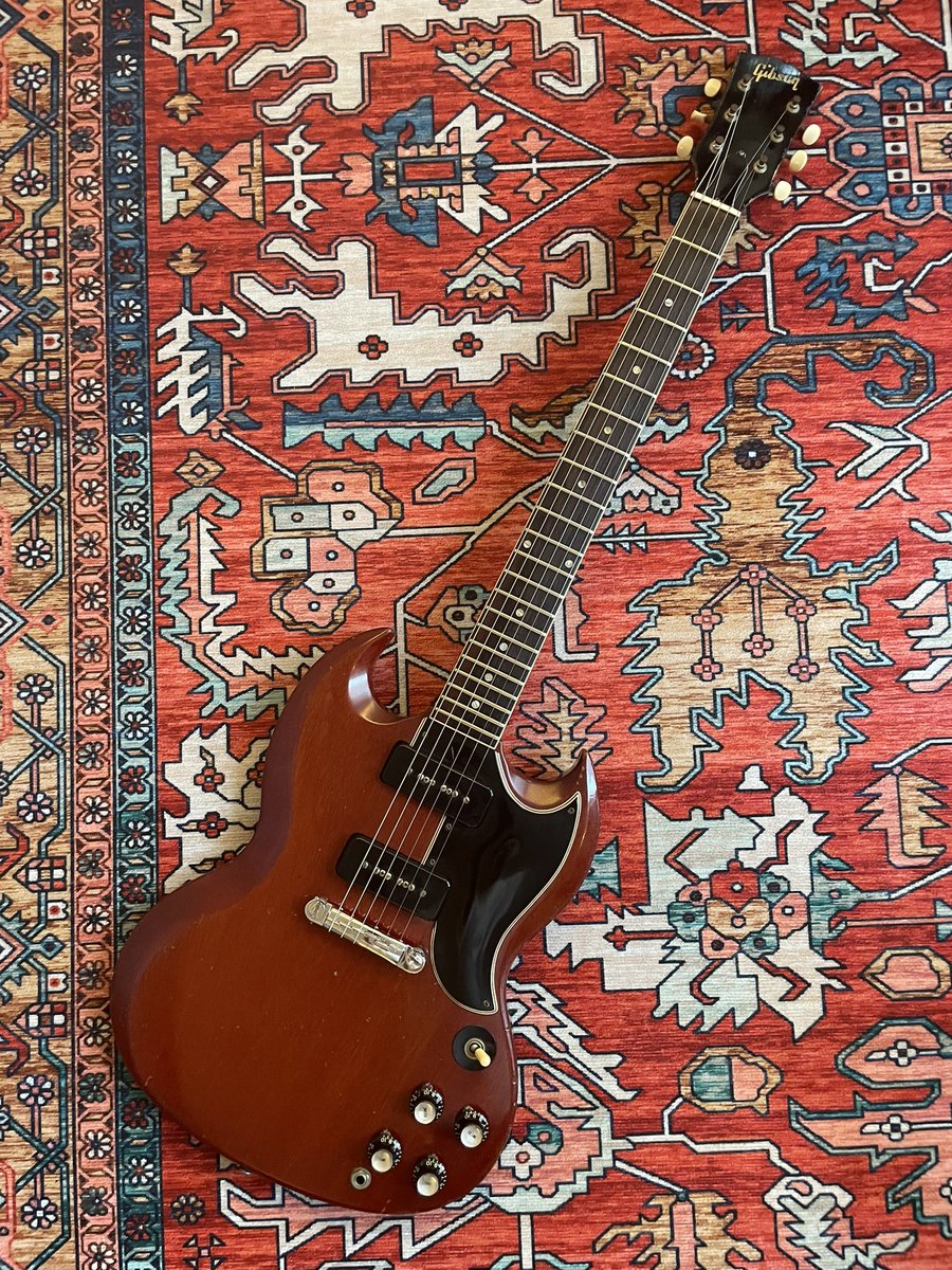 ICHIROaao's tweet photo. '65 SG special
この年でやっとすんごい好みのgibsonに出会いましたーやったーー
SG部があったら入りたい

#gibson
#sg https://t.co/zylfq2E194