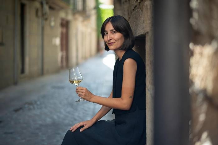 vinseum (@vinseum) on Twitter photo ✨Nou tast d'estrella al #VINSEUM
Dimecres 23/07 tindrem el plaer d'escoltar a la sommelier de <a href="/CanRocaCeller/">El Celler de Can Roca</a> Millor Sommelier de Catalunya 2024 i Millor Sommelier d'Espanya 2025, Marta Cortizas 🍷
🎟️No hi falteu!
#ViCatalà
vinseum.cat/activitat/tast… ✨Nou tast d'estrella al #VINSEUM
Dimecres 23/07 tindrem el plaer d'escoltar a la sommelier de <a href="/CanRocaCeller/">El Celler de Can Roca</a> Millor Sommelier de Catalunya 2024 i Millor Sommelier d'Espanya 2025, Marta Cortizas 🍷
🎟️No hi falteu!
#ViCatalà
vinseum.cat/activitat/tast…