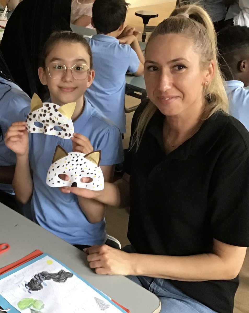 As part of Osborne‘s Innovation week, 4B’s pupils had the amazing opportunity to invite their parents/guardians along to create rainforest-themed masks. It has been so wonderful to see everyone get so involved and produce some wonderful work!