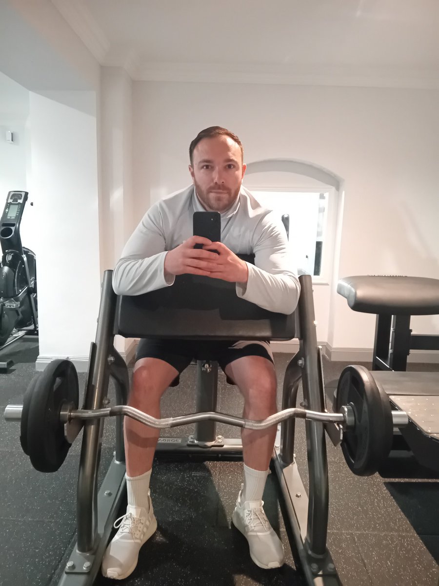 KnockoutHubNeek's tweet image. I had to take one in the gym..
Let's see your gym selfies 🤳 💪