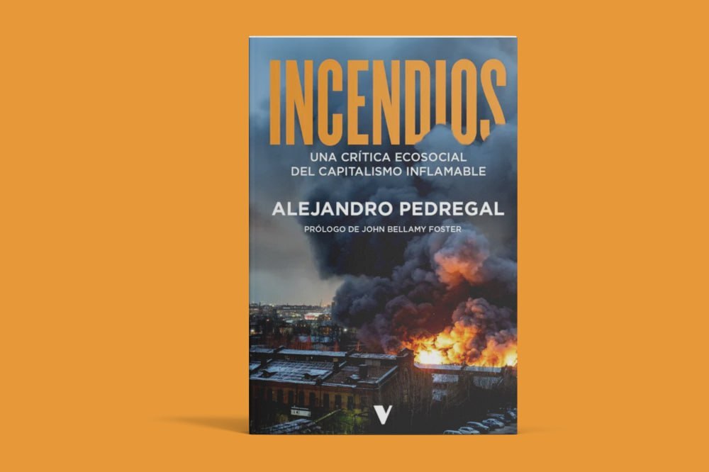 Versolibros's tweet image. 🔥Miguel Ángel Medina (@locodelpelorojo) recomienda &apos;Incendios&apos;, de @AlejoPedregal al final de su interesante newsletter de Clima y Medio Ambiente de @elpais_espana