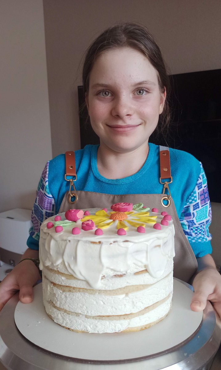 ebabur_art's tweet image. Another masterpiece from my daughter Valya 😍😋