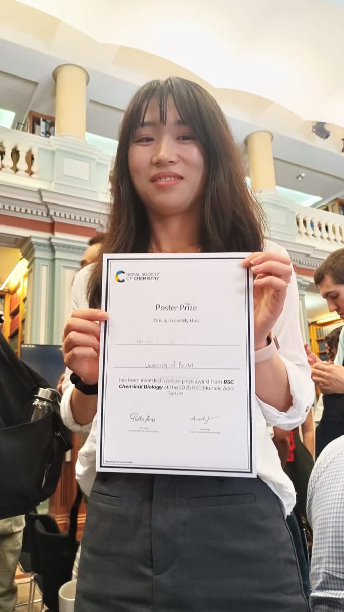 Congratulations to <a href="/DoudouLu319/">Doudou Lu</a> from our group @Bristolchem on winning one of the Poster Prizes at the recent RSC Nucleic Acids Forum 2025 - #G4photocontrol 🙌