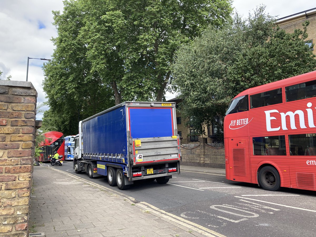 indieHackney's tweet image. The HGVs that have been coming down Dalston Ln over the past couple of yrs & especially now are bigger than the flats most of us live in.👇a sample in past 2 days. Can this be appropriate for a residential rd w/a nursery an primary school on it? @Meg_HillierMP @SarahWoodberryD