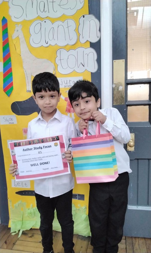MarlboroughPrim's tweet image. A huge well done to RS for winning the Author study quiz! We were so quick on answering the questions about Super duck. #JezAlborough