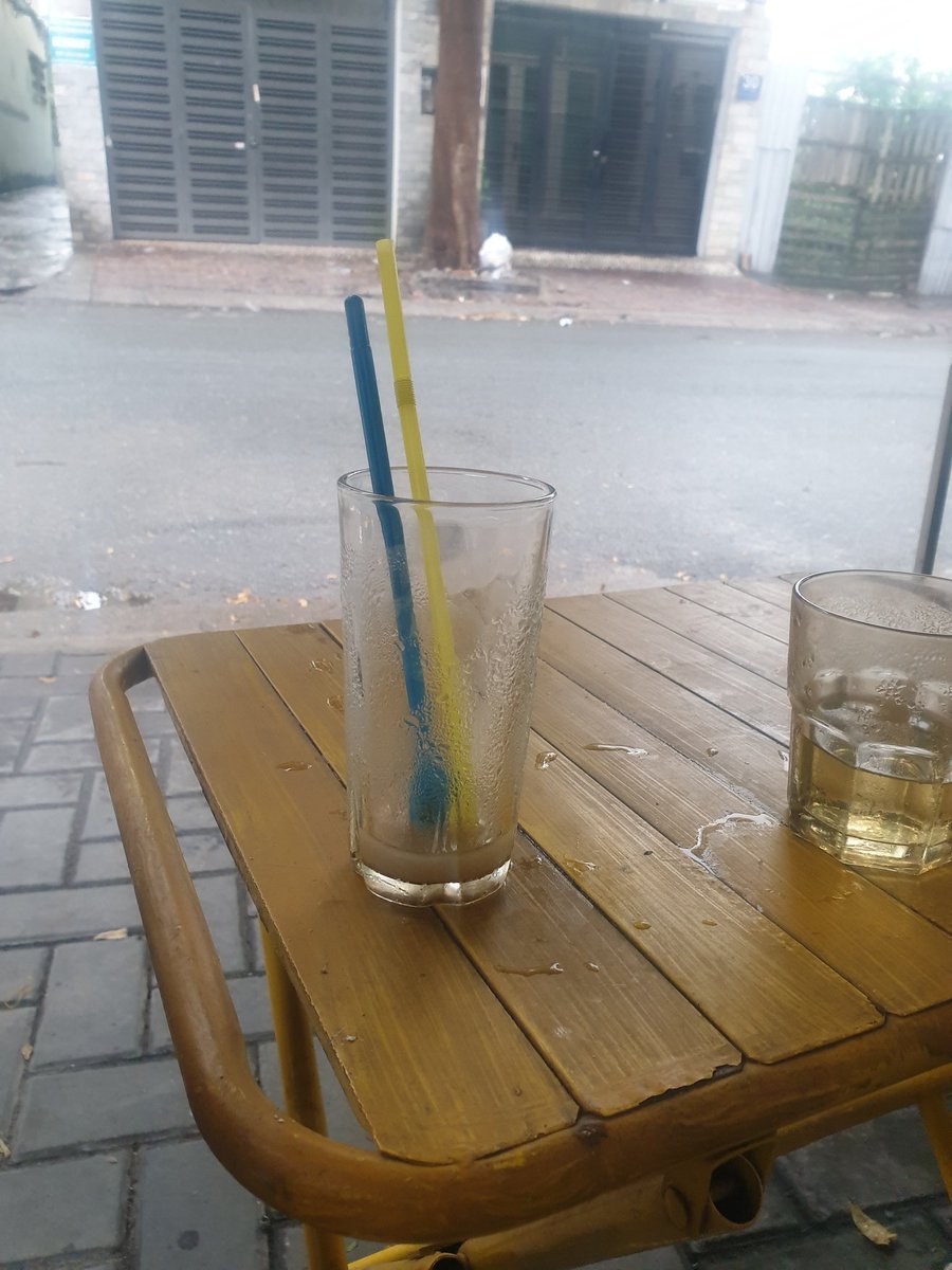 protocdosaigon's tweet image. Lâu lâu lên quận 7 mà mưa quá mưa , lạnh teo bugi 😂😂