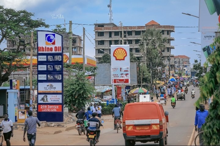 TimoGodsgiven's tweet image. Residents and visitors in Lira City adapt to the warm air by enjoying outdoor activities in the morning or late afternoon when temperatures are more moderate. The city's warm climate is a part of daily life in Lira.
#LiraClimate #LivingInLira
#VisitLira#LangoUnveiled