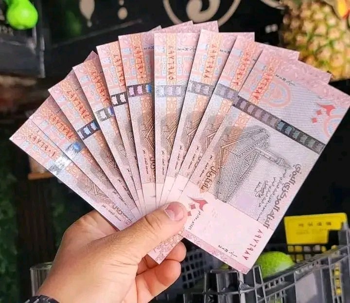 فتح طريق الضالع صنعاء لدواعي إنسانية قادمة من روسيا عبر ميناء عدن
وما غادر العليمي والسفير عدن الا بعد ما تأكدوا من وصولها..