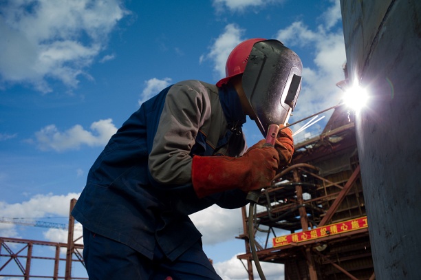 Ярославская ТЭЦ-2 реконструировала ОРУ-110 кВ с заменой масляных выключателей на элегазовые

На Ярославской ТЭЦ-2 проведена модернизация открытого распределительного устройства напряжением 110 кВ, в ходе которой масляные выключатели были заменены на более современные и экологи...