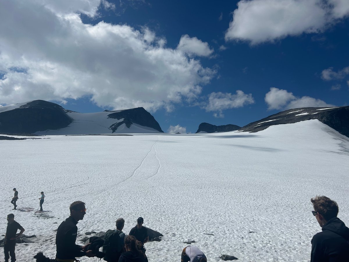 SakuraJennyVT's tweet image. I swear I didn’t get sunburned!
Went to the tallest mountain in Norway yesterday 🩷