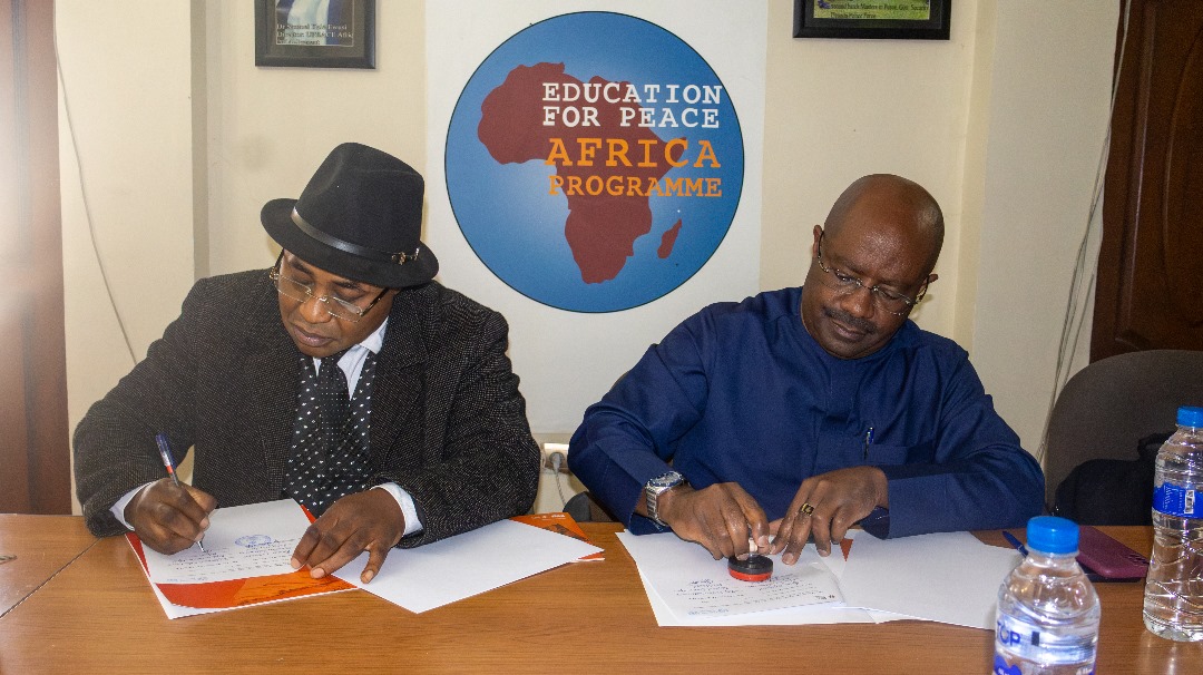 ChasiehN's tweet image. Proud to witness the MoU signing between @afsc_org, @SalamaHub & @UPEACE Africa Program. This partnership deepens our commitment to inclusive, research-based peacebuilding through joint research, publications, policy briefs, training & local advocacy. #Peacebuilding @kale_ewusi