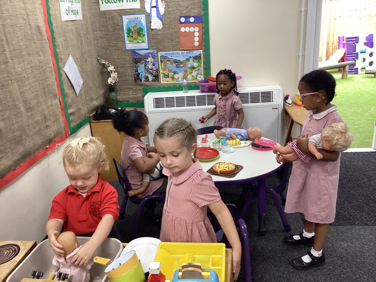 StGerardsBham's tweet image. Nursery are busy using their imaginations and developing their creativity as they work and learn together.#StGerEYFS