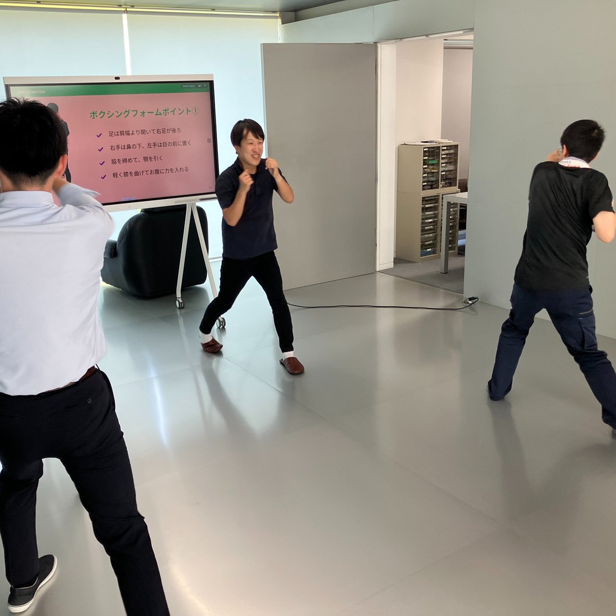 DynamicToolsDT's tweet image. 「健康経営優良法人2026」の認定を目指す！
まずは「京から取り組む健康事業所宣言」「きょうと健康づくり実践企業」の認定をいただきました✨
先日は全国健康保険協会主催の健康講座として元プロボクサーの先生をお招きしたボクササイズ講座を開催しました。

#健康経営優良法人