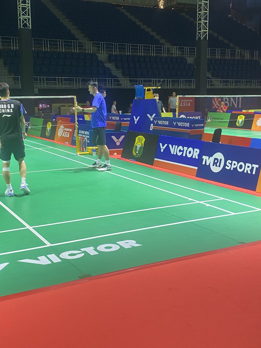 R_RB6767's tweet image. Chen Long jadi pelatih  junior putra.
