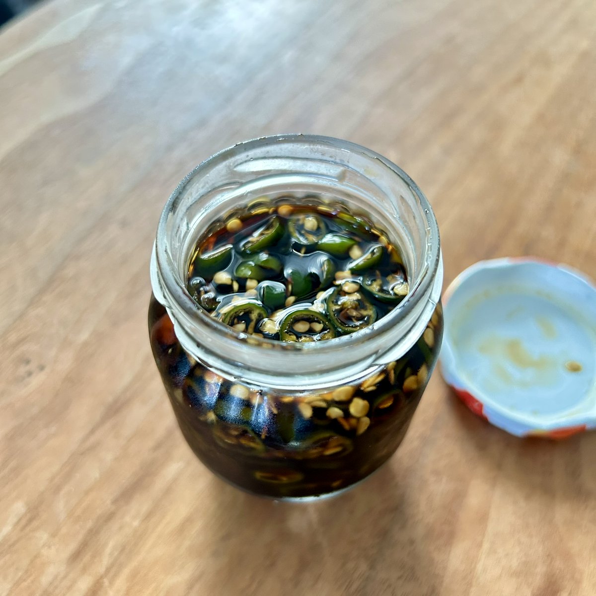 青唐辛子を麺つゆ＋お酢で漬けたやーつ
激辛で激うま