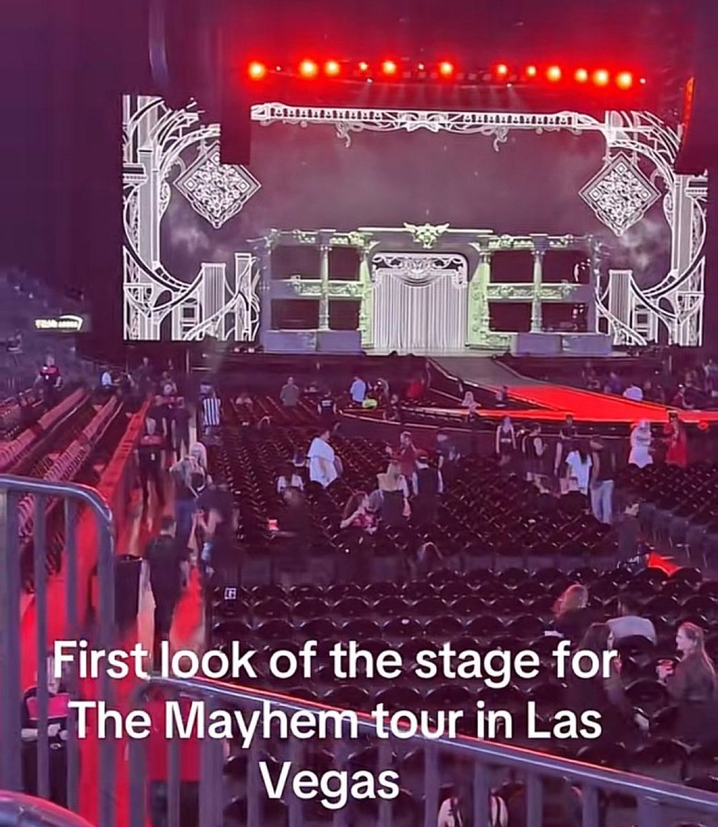 PopDrug's tweet image. 🚨 Lady Gaga get inspired by Katy Perry’s “Lifetimes Tour” and adds QR code on screens where fans can choose their favorite songs for her Mayhem Tour in Las Vegas tonight.
