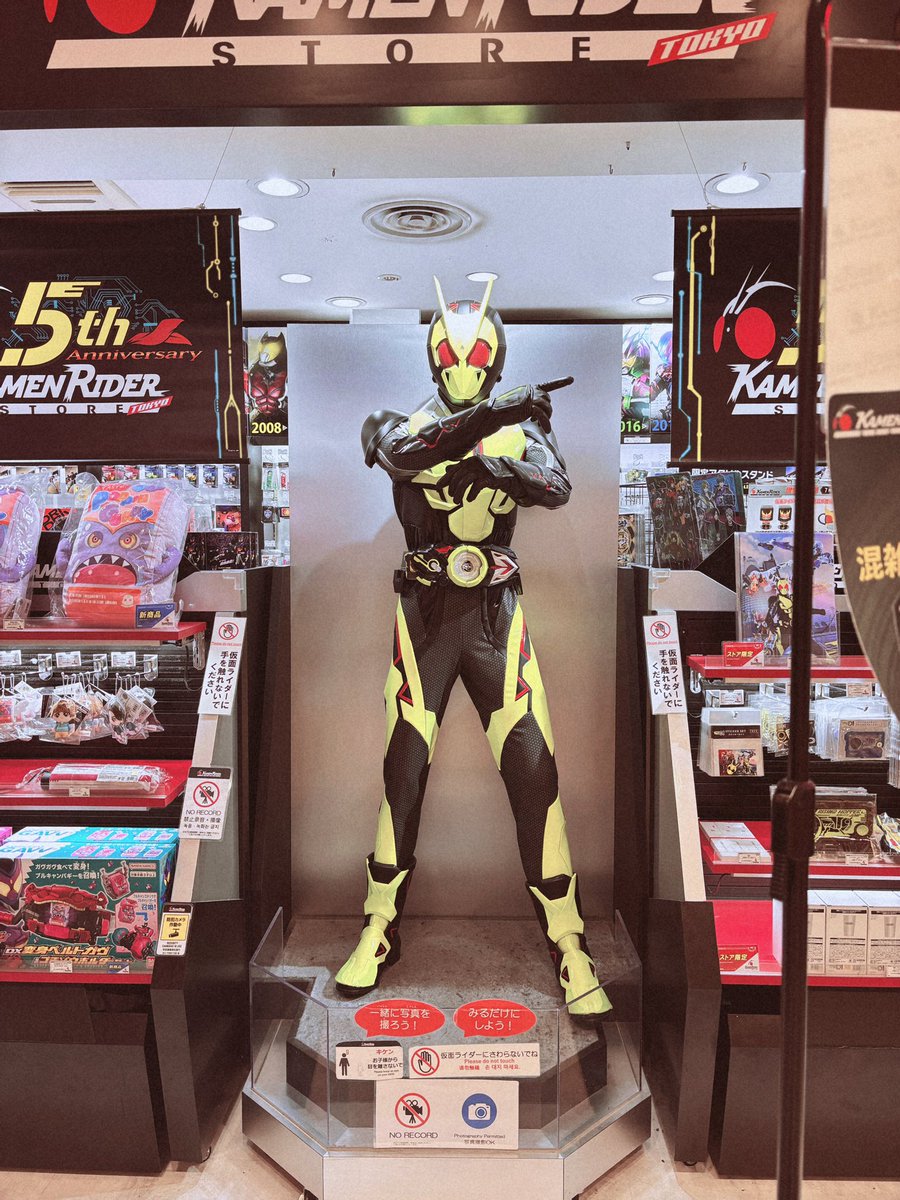 FrogPee_2's tweet image. 水灵灵地把前辈给打了