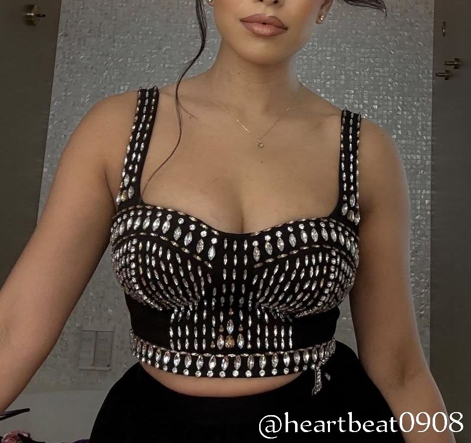 heartbeat0908's tweet photo. Last night’s look was pure Eastern elegance ✨ Radiating my subcontinental vibe with love! #DesiGlam #EasternChic #CulturalVibes #Wednesdayfeeling
#MoodAgain https://t.co/YQDJ8ZjKzt