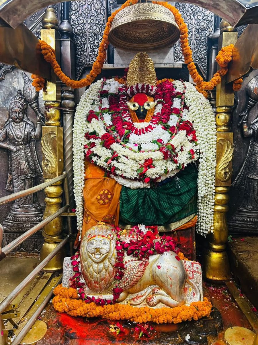 SUDHAKAR DUBEY (@dubeysudhakar11) on Twitter photo आज दिनांक 17/07/2025 गुरुवार के दिन करिये माँ के मंगला आरती का दिव्य दर्शन। 
            जय माँ विंन्ध्यवासिनी 🙏🥹🚩
माँ सेवक सुधाकर दुबे🙏🙏
#Jaymatadi #JaymaaVindhyvasini आज दिनांक 17/07/2025 गुरुवार के दिन करिये माँ के मंगला आरती का दिव्य दर्शन। 
            जय माँ विंन्ध्यवासिनी 🙏🥹🚩
माँ सेवक सुधाकर दुबे🙏🙏
#Jaymatadi #JaymaaVindhyvasini