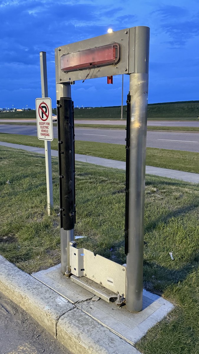 PluginAlberta's tweet image. End of an Era. The first Supercharger closure in Alberta - Crossiron Mills/Calgary. 

@TOCAlberta 

Photos: @Brangwyn