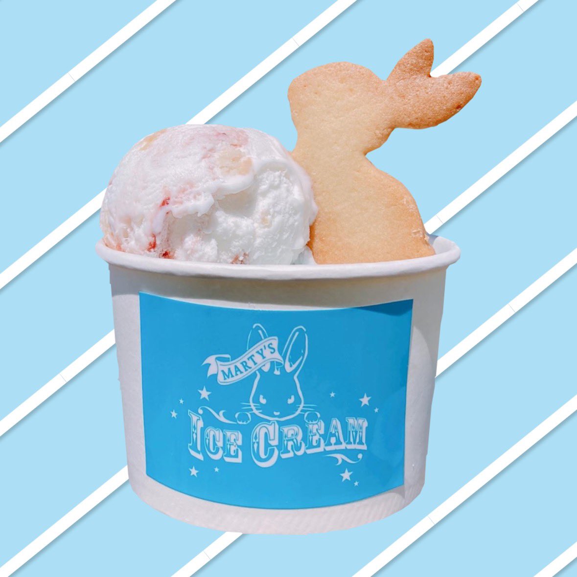 designinabano's tweet image. 【アイスの日】5がつく日が定休日だったので本日スモールダブル🍨
期間限定スモールダブル🥭
氷いちごフロート🍓
100円引きです🌟是非に