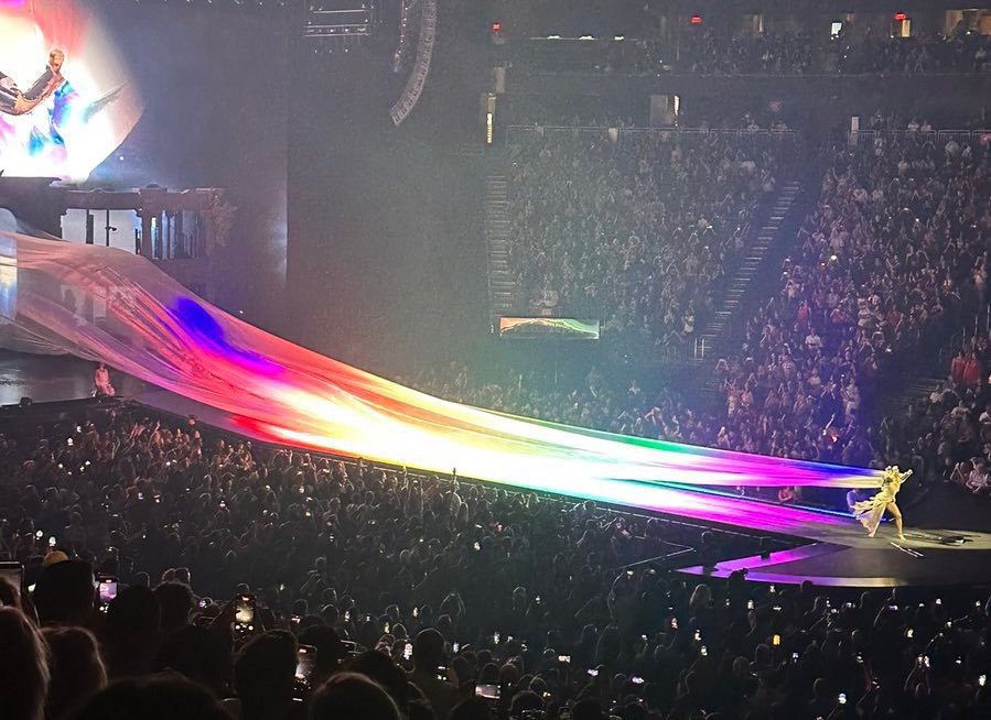 perfectcelebrty's tweet image. HOLYYY SHITTTTTTT