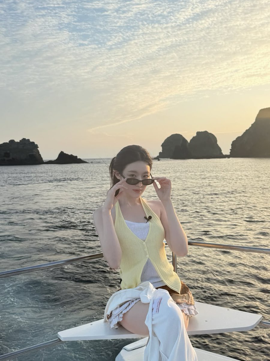 cIeopatera's tweet photo. 파도 말이야 🌊🐎~ https://t.co/MFeDrqX5G2