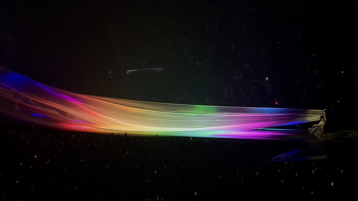 GAGAXBTS's tweet photo. LADY GAGA ES LA MADRE DE LOS HOMOSEXUALES. 

#MAYHEMBall https://t.co/QKbXgsEcQj