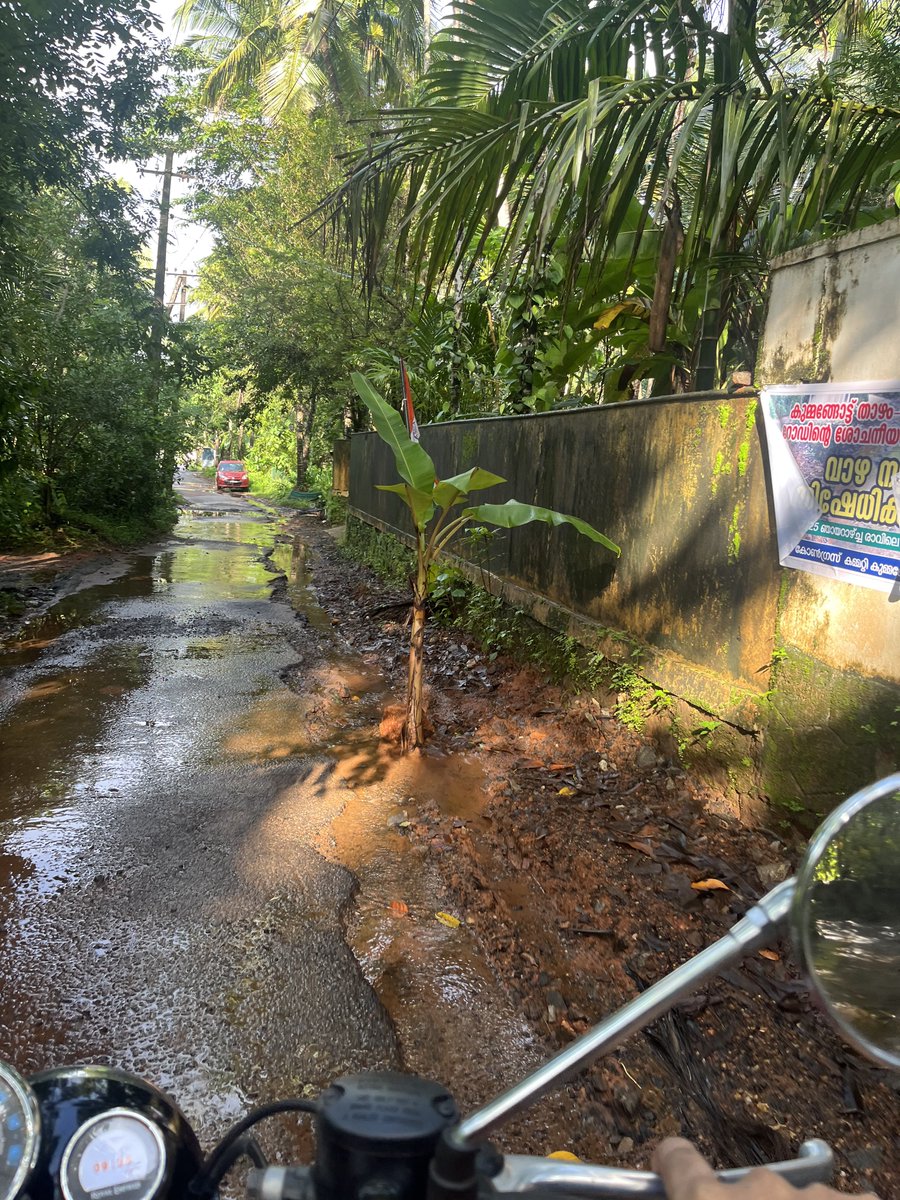 AlokSK9's tweet image. A random road in Kerala 🥲🫠