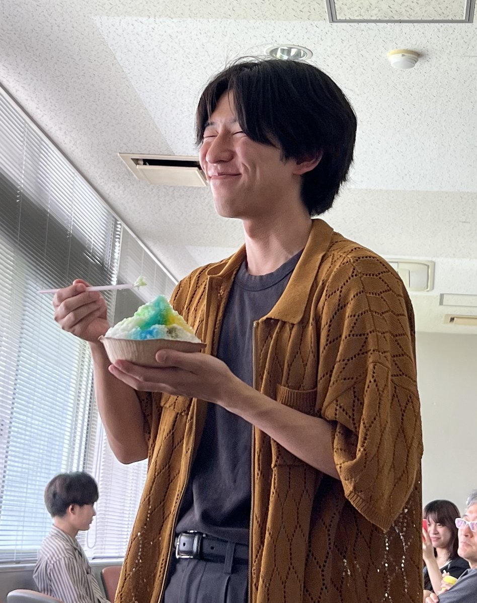 NAIST_BS's tweet image. 先週はそうめん&かき氷会をしました!🍧今年は特に暑いですが、英気を養って研究がんばります!写真はかき氷会の様子です!
#バイオエンジニアリング研究室 #加藤晃研 #NAISTバイオ