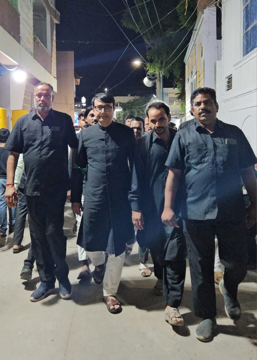 amjedmbt's tweet image. Amjed Ullah Khan (Spokesman) MBT visited Hydernagar in Malkajgiri Hydere-Karar (AS) Ashoor Khana in  Hydernagar, Malkajgiri and paid tributes to the martyr&apos;s. 

Mr Khan was received by Mir Karrar Ali Razvi (Mutawalli) Anjuman-e-Hyder-e-Karrar (AS), Hydernagar, Malkajgiri and was…