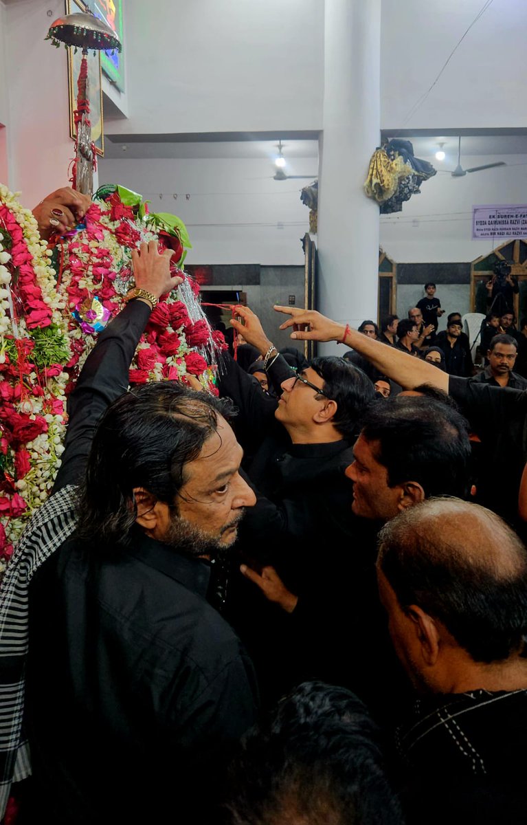 amjedmbt's tweet image. Amjed Ullah Khan (Spokesman) MBT visited Hydernagar in Malkajgiri Hydere-Karar (AS) Ashoor Khana in  Hydernagar, Malkajgiri and paid tributes to the martyr&apos;s. 

Mr Khan was received by Mir Karrar Ali Razvi (Mutawalli) Anjuman-e-Hyder-e-Karrar (AS), Hydernagar, Malkajgiri and was…