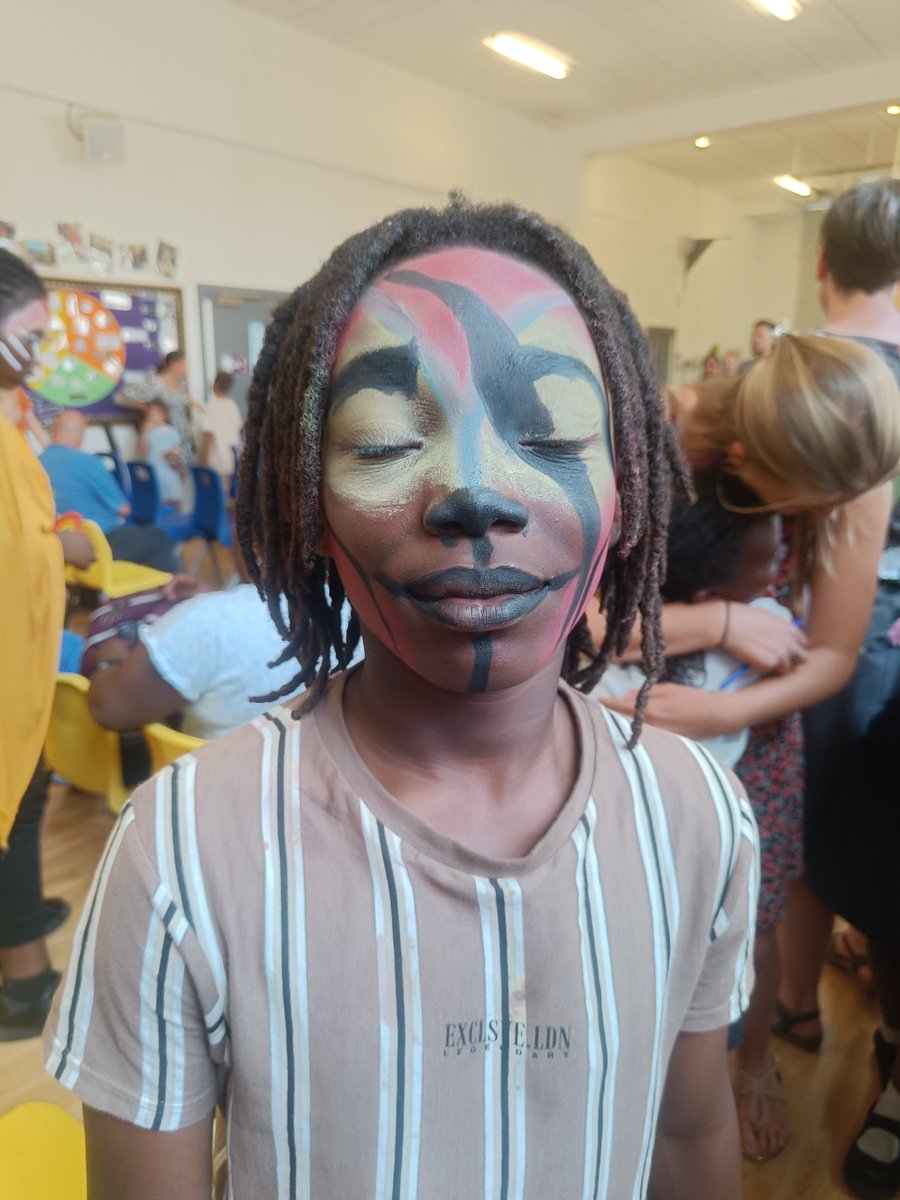 Can you guess which Lion King characters these Year 6's are? The evening performance with families was a huge success and will be treasured for years to come. 🫶