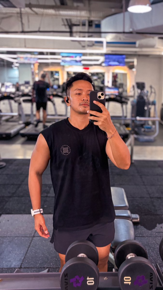 echosant's tweet photo. Malem gym, pagi lari. Gitu aja terus 🙏🏻✨ https://t.co/Gjy1zlYgwy