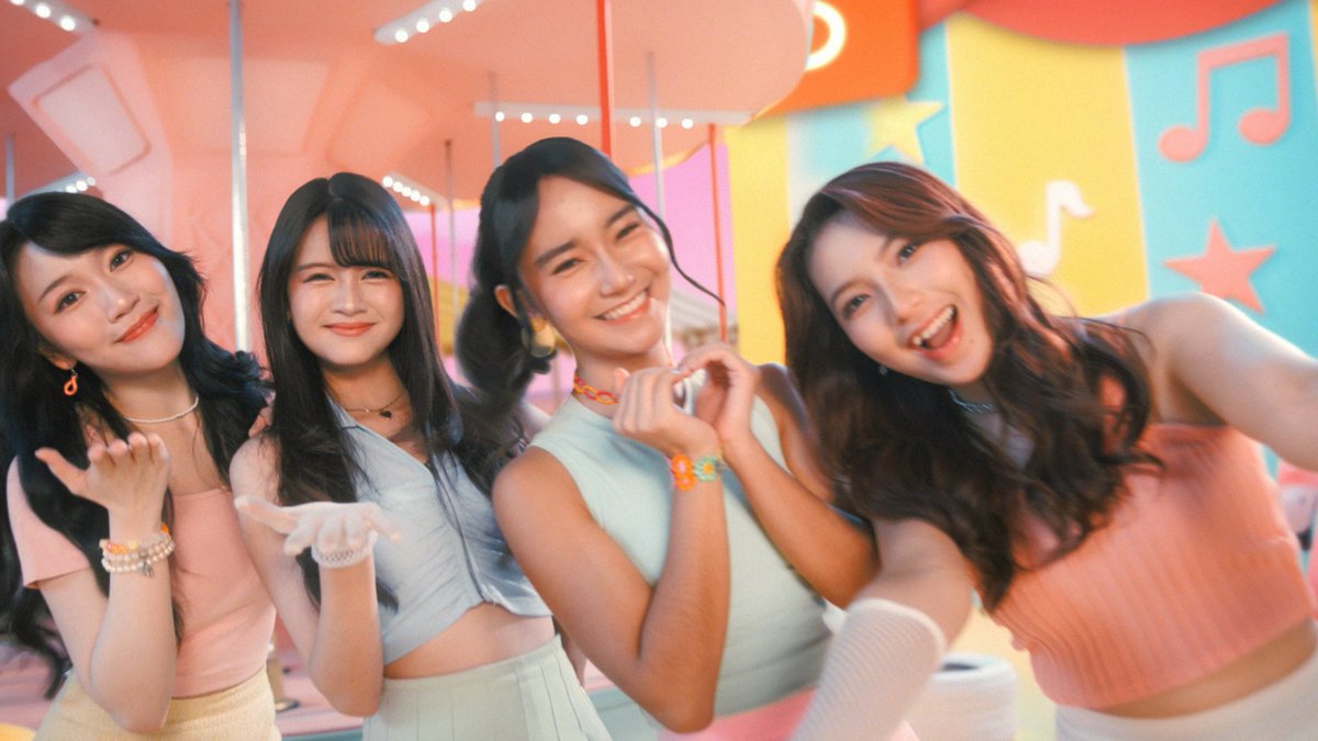 gak sia-sia mantengin shopee bisa dengerin mv terbaru nya jkt48 jingle bagus✅ colorful✅ belanja hemat &amp; cepat ✅ makasih shopee dan jkt48! shopee keren 
#ShopeeJKT48