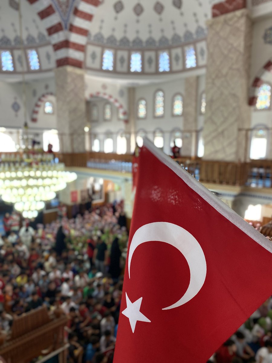 elifetsdmr's tweet photo. De ki: Muhakkak ki benim namazım, ibadetlerim, hayatım ve ölümüm âlemlerin Rabbi olan Allah içindir." 
(En'âm, 6/162)

#yazkursu
#toparlanıncamileredönüyoruz https://t.co/DtGaM7OUaT