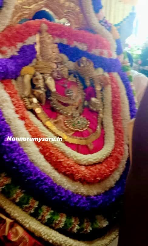 MysuruNannuru's tweet image. ಚಾಮುಂಡೇಶ್ವರಿ ಅಮ್ಮನ ಇಂದಿನ ವರ್ದಂತಿ ಅಲಂಕಾರ.!