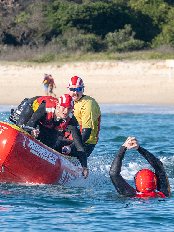 SLSAustralia's tweet photo. The U23s fought hard through the heats - check out some pics from today's racing 📸

Don't miss the SHARKSKIN Australian IRB U23 Finals tomorrow afternoon - each race will be livestreamed to the SLSA YouTube Channel!

 #visitthemacleay https://t.co/2XmtIDHENq