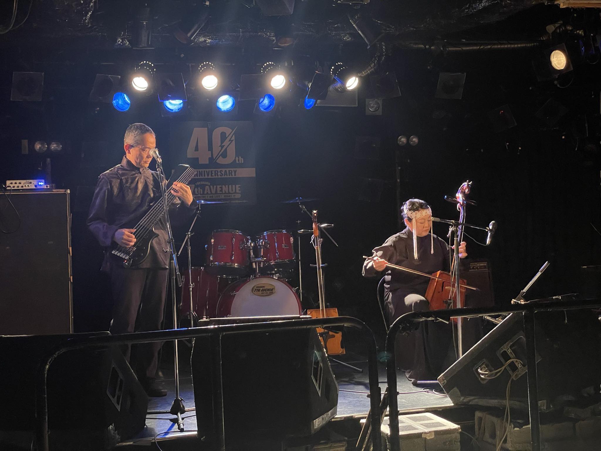 馬頭琴音楽ＣＤ 果てしなき草原の上に　アヨーシ・バトエルデネ　サイン入 草原赞歌/ 马头琴- YouTube