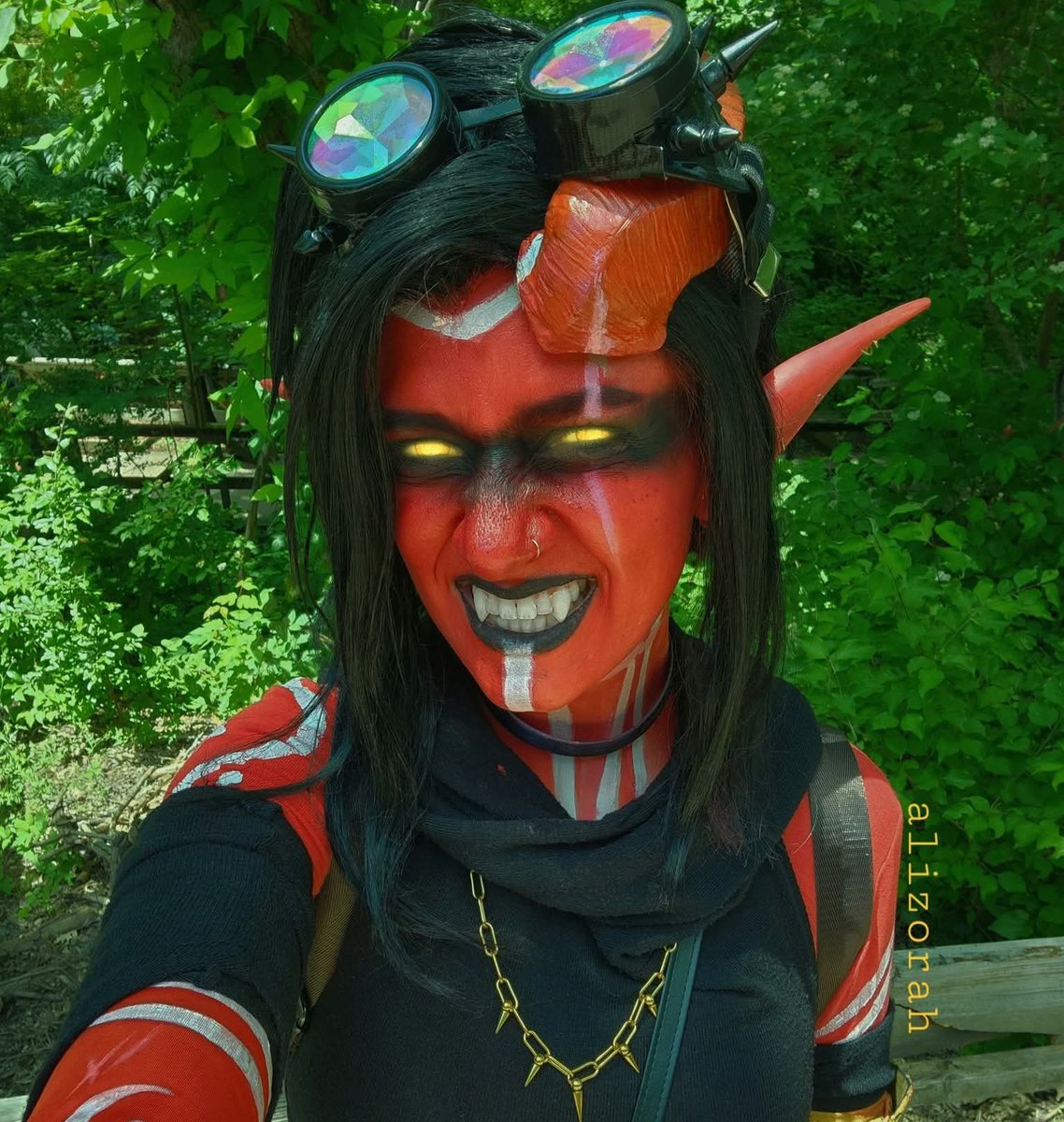 alizorahh's tweet image. hey i'm ali - your resident chaotic queer eldritch horror & tiefling lover who makes fantasy art, cosplays cool characters, & plays dungeons & dragons! ☽☾
you can find all my stuff here ✨
linktr.ee/alizorah