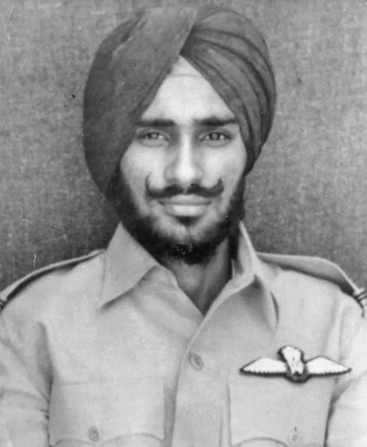 joybhattacharj's tweet image. On the morning of Dec 14th, 1971, six Sabres attacked Srinagar airport. Only two Gnat fighters had time to take off, and one lost visual contact after gaining height. The other, flown by Nirmaljit Singh Sekhon took on all the Sabres, hitting at least two before he was shot down.…