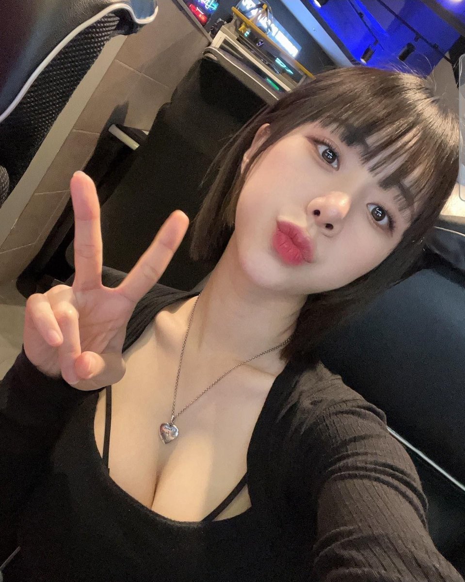 DsLeeD's tweet photo. 우리 도태년놈들 지민이한테 착정받고 싶으면 맘눌 꾸욱~❤️하고 기다려🤭 기왕이면 리트윗도 하구💕 나 꿀리고 싶은년은 직접 찾아오시고💢💕
#여왕깨기 #여깨 #연능 #구닝 #사정관리
#붙여 #지인능욕 #지인지키기 https://t.co/DPidWdiL1m