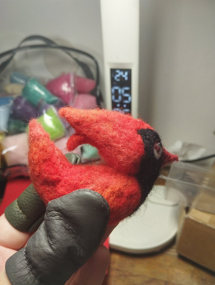MelikhovaS's tweet image. GOD i wanted to do this for SO LONG. healing my owl house trauma 😭 I'll do his wings and add his tiny belly once i get more red felt lol