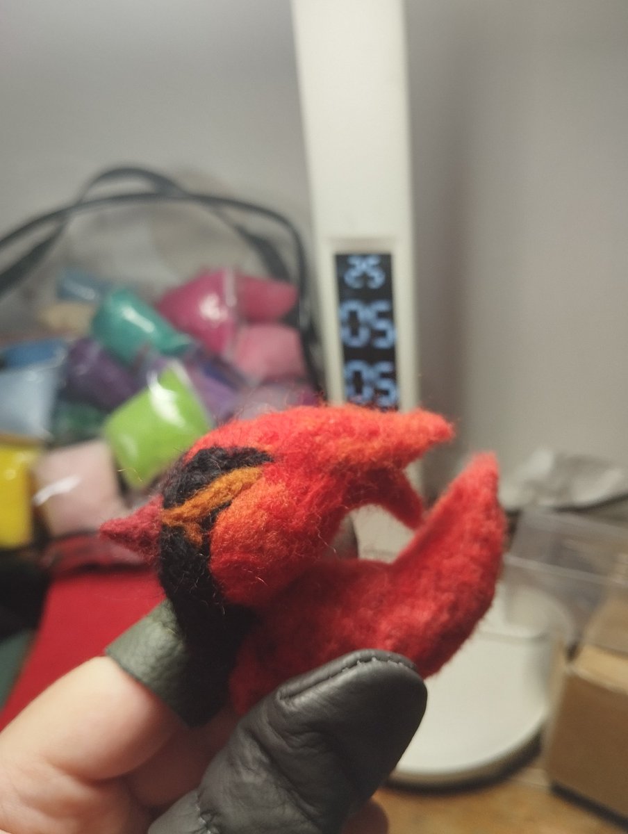 MelikhovaS's tweet image. GOD i wanted to do this for SO LONG. healing my owl house trauma 😭 I'll do his wings and add his tiny belly once i get more red felt lol