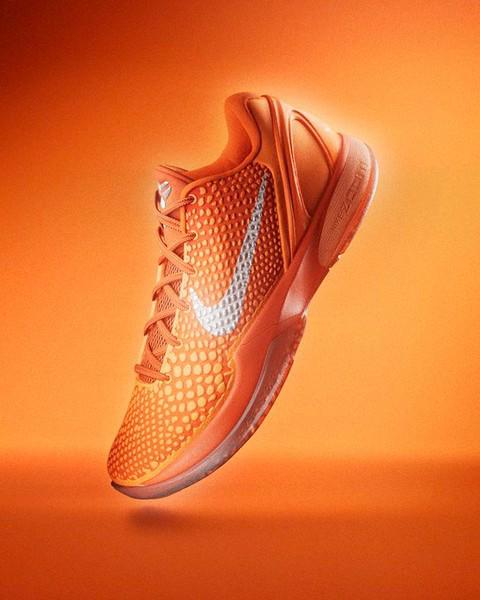 LaceLounge's tweet image. Nike is bringing the HEAT for WNBA All-Star Weekend 🔥

A’ja Wilson’s “Supernova” – 7/17
Sabrina 3 “Bring The Heat” – 7/17
Kobe 6 Protro “Total Orange” – 7/18

Nike didn’t come to play. Which drop is a must-cop? 
#WNBAAllStar #NikeHeat #Kobe6Protro #Sneakerdrops #Nikebasketball