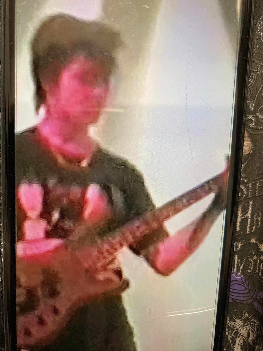 ASA967sin's tweet photo. @VkCVGfdAbgvPTK1 #これを見た人は無言で若い頃の画像を貼る 
30年前のデビューLIVE
😆😆😆😆😆😆😆🤣 https://t.co/Y8LNEISplY