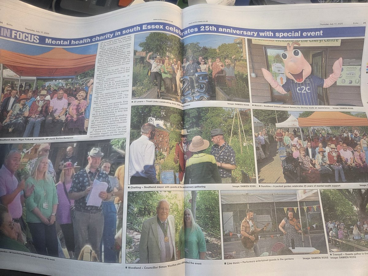 shrimp_sammy's tweet image. Morning shrimpers i went for my morning swim and now sitting reading the paper and your favorite mascot is in there💙 🍤
Love your buddy
SaMmY