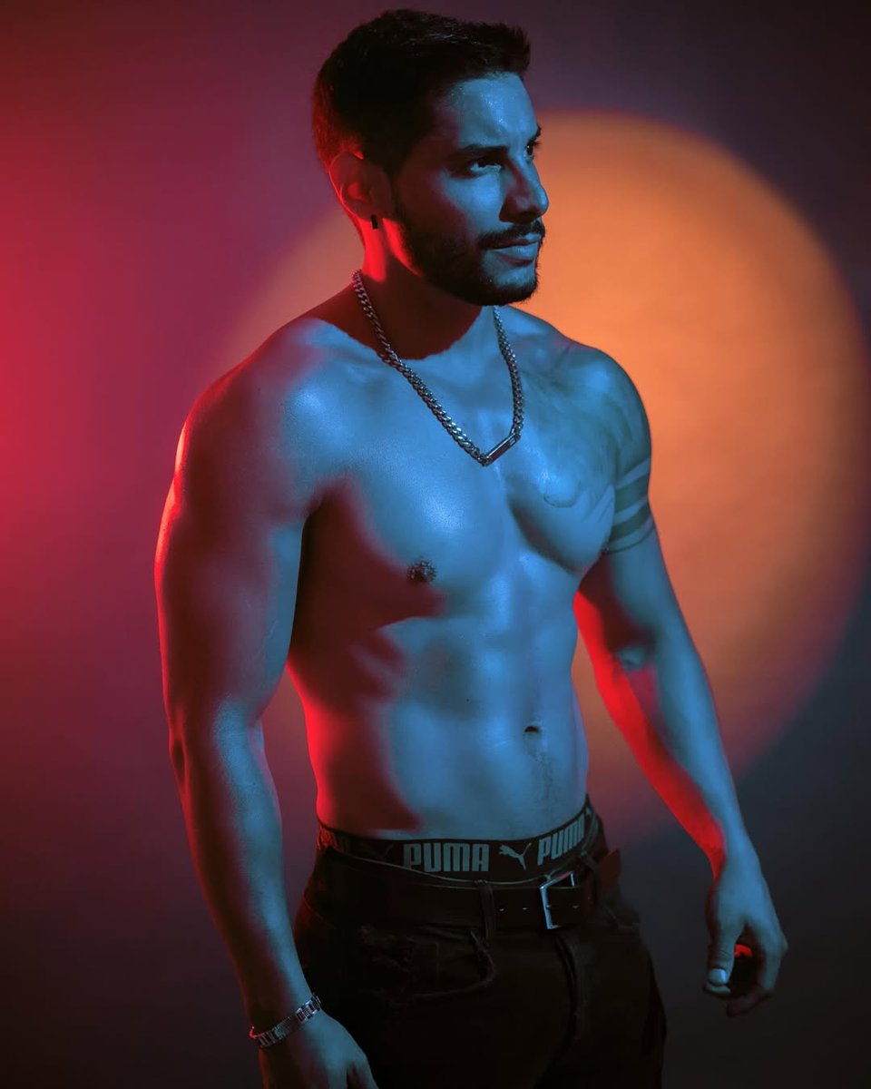 SavalSavall's tweet photo. 🔥#AlexPerea de la telenovela
#LasHijasDeLaSenoraGarcia
#abrsa43 🩵🩵🩵🩵🩵 https://t.co/VNsR2RU3cN