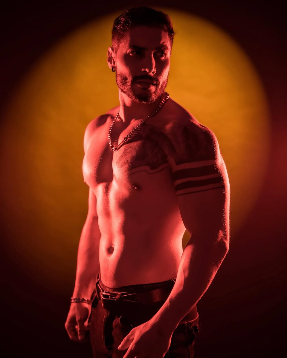 SavalSavall's tweet photo. 🔥#AlexPerea de la telenovela
#LasHijasDeLaSenoraGarcia
#abrsa43 🩵🩵🩵🩵🩵 https://t.co/VNsR2RU3cN