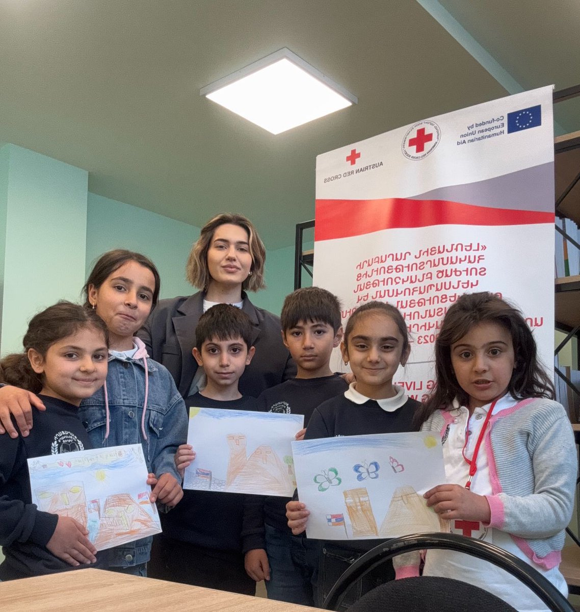 echo_Europe's tweet image. 13,500 people!👏
They have benefited from psychosocial support and counselling from the EU-funded project in Armenia.
Our partners, the Armenian Red Cross Society & the Austrian Red Cross, provide these activities to displaced people to bring stability & dignity to their lives.